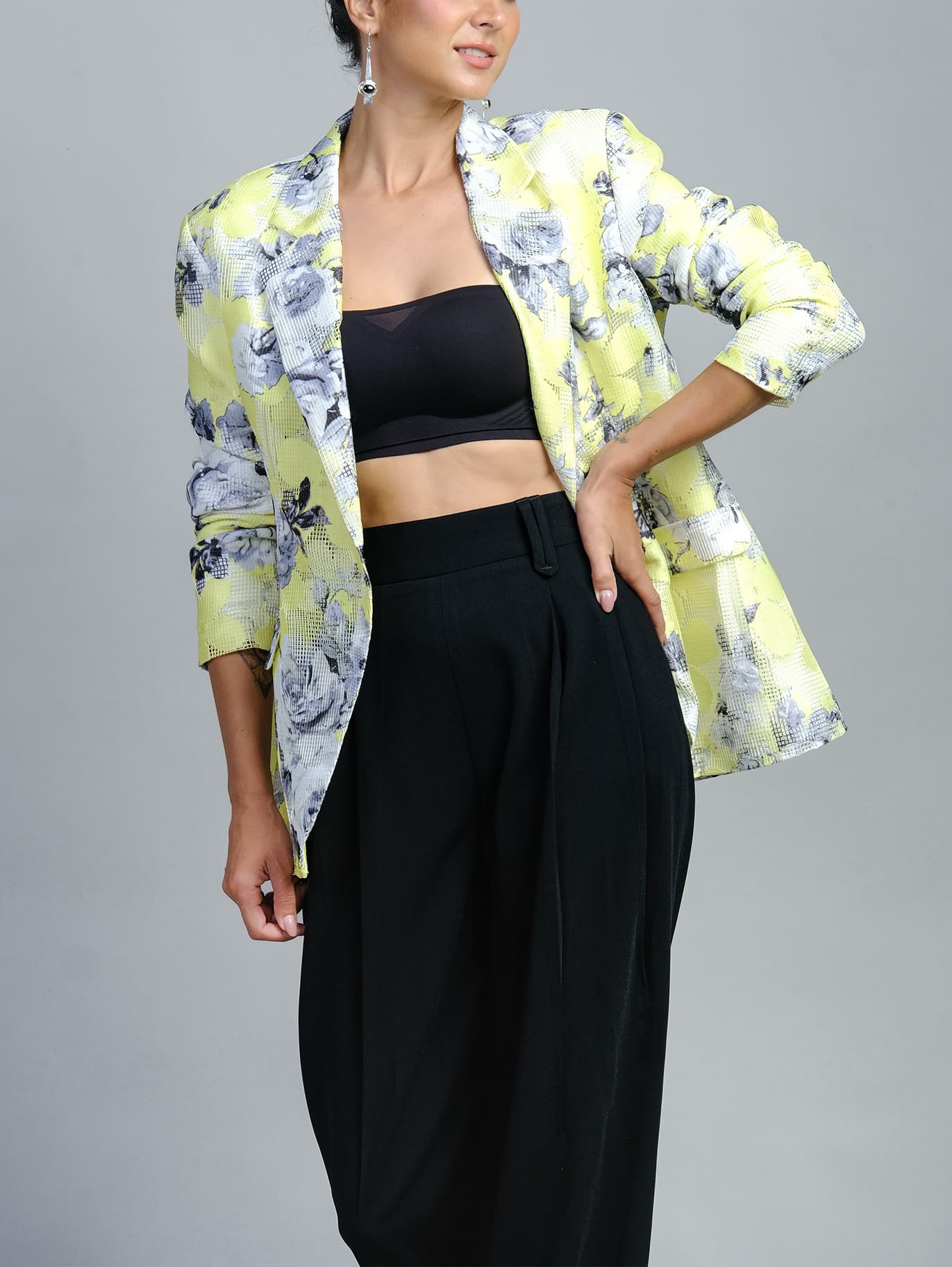 JACKET LƯỚI HỌA TIẾT VẠT XÒE