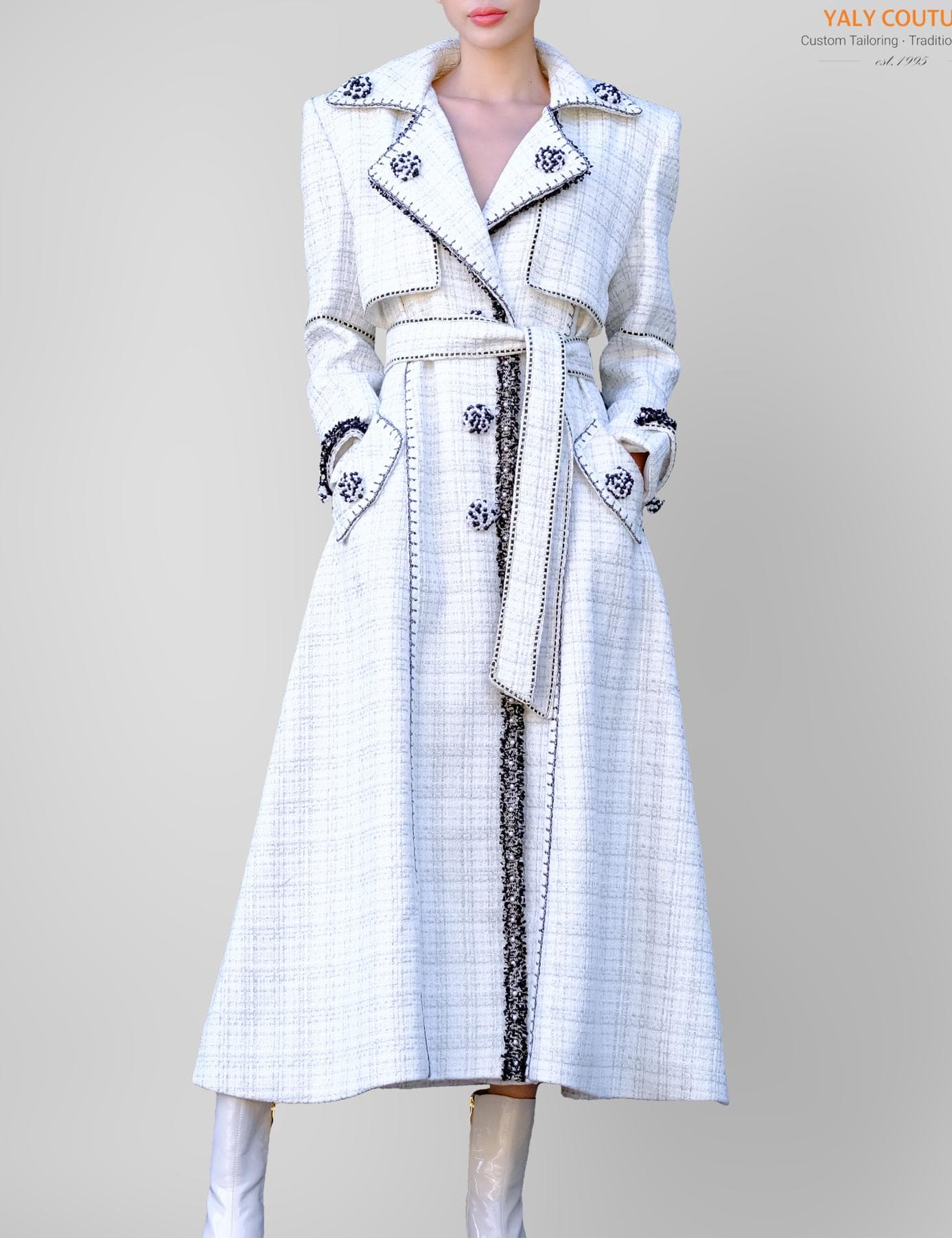 ÁO KHOÁC DẠ TWEED NÚT CƯỜM ẤN TƯỢNG
