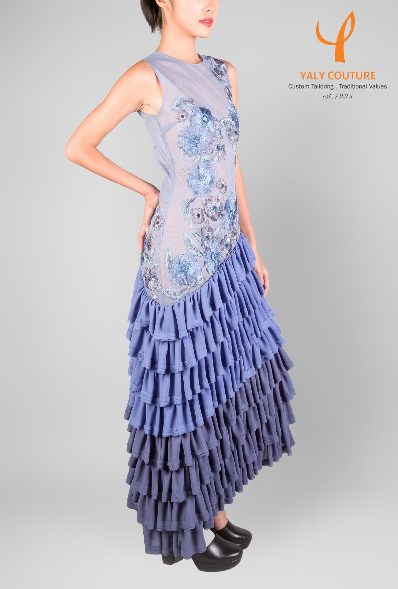 ĐẦM LƯỚI TẦNG THÊU HOA