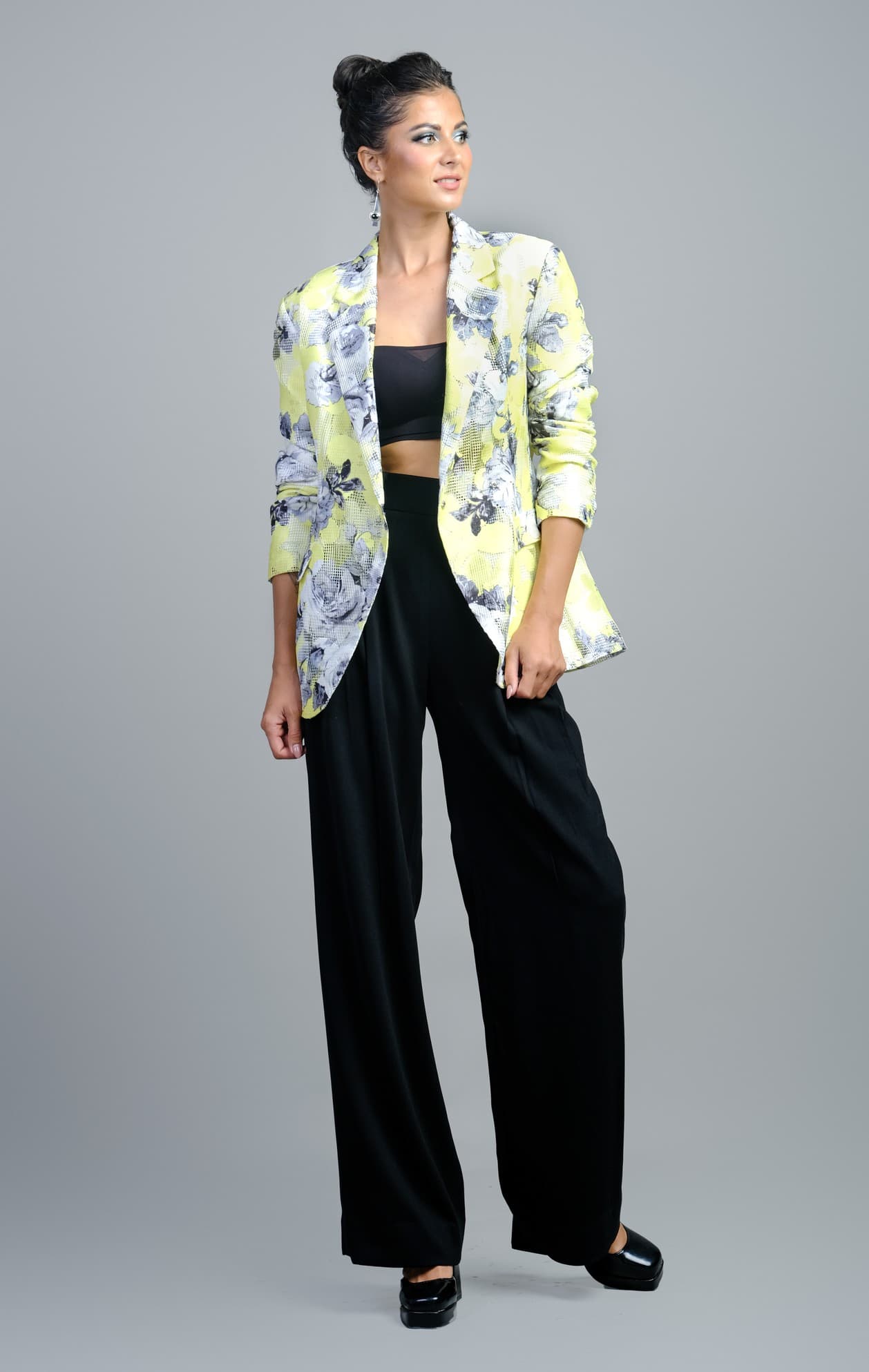 JACKET LƯỚI HỌA TIẾT VẠT XÒE