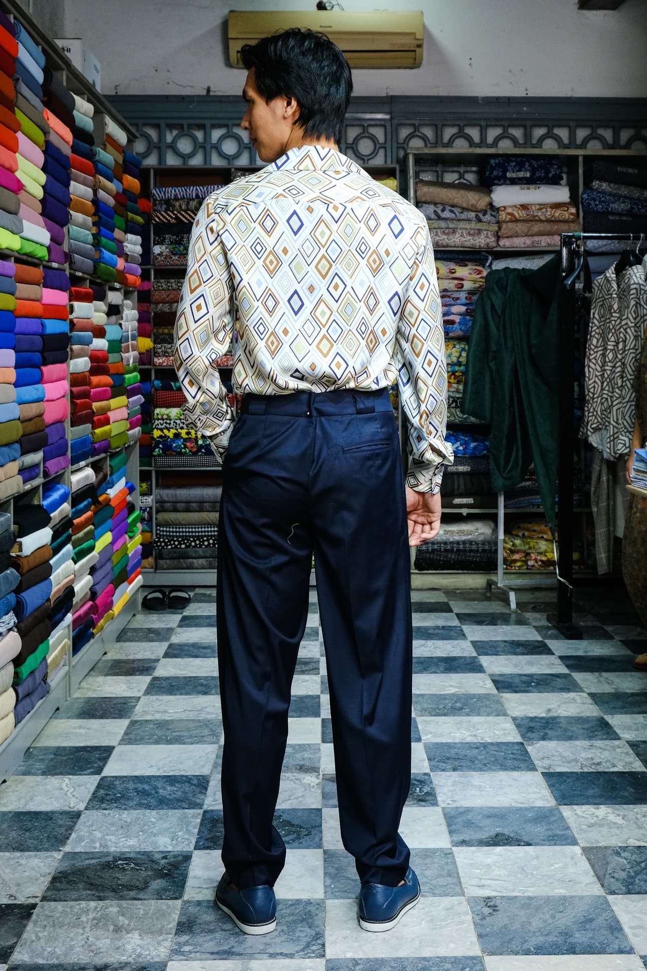 SHADOW GEOMETRY SHIRT