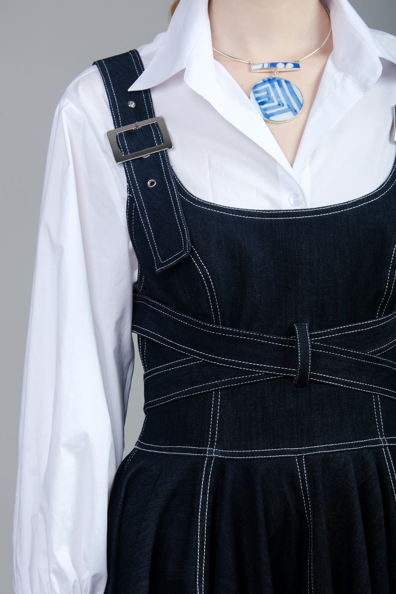 ĐẦM JEANS CHẦN CHỈ VẠT XÒE TRẺ TRUNG