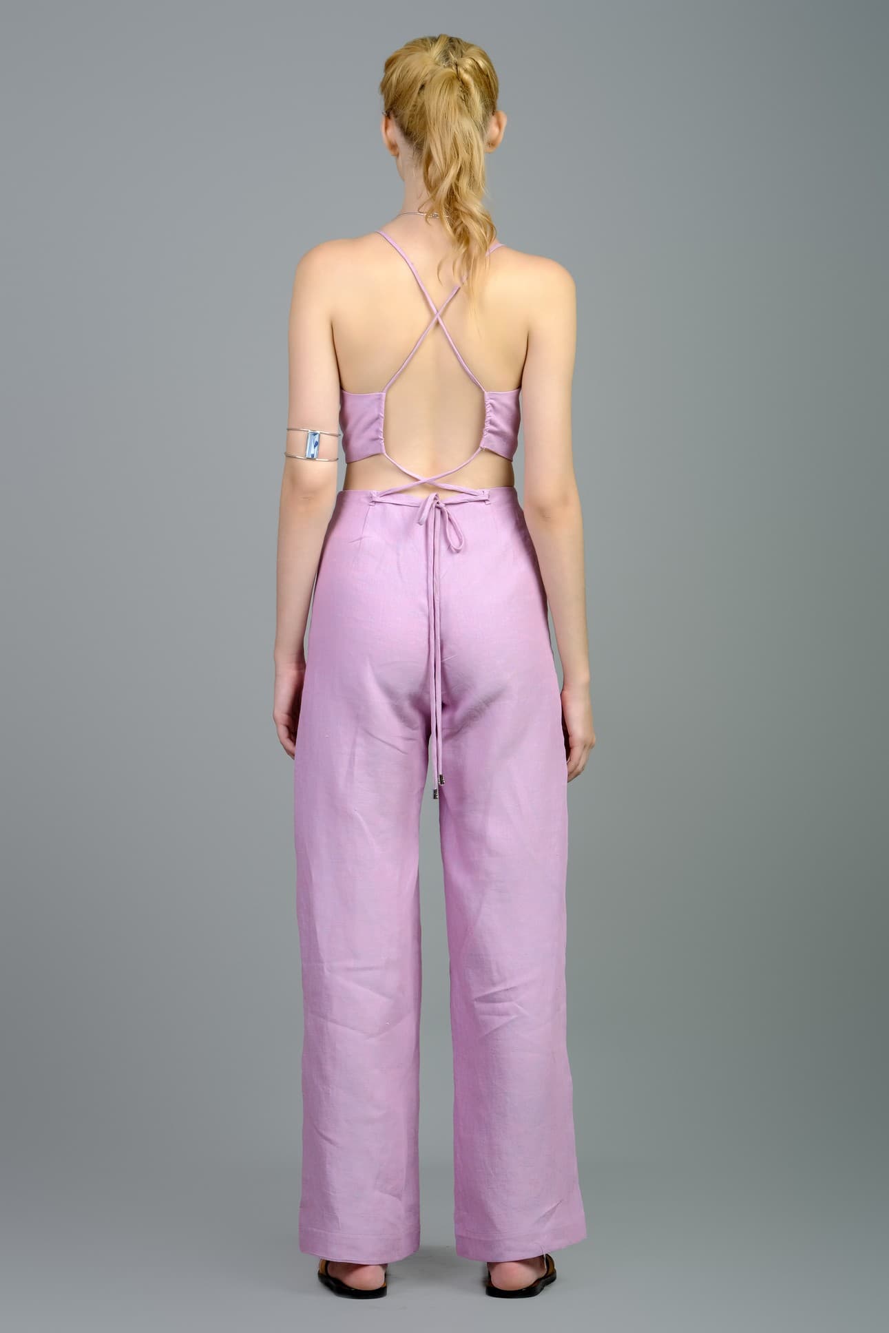 JUMSUIT LINEN CUT-OUT EO QUYẾN RŨ