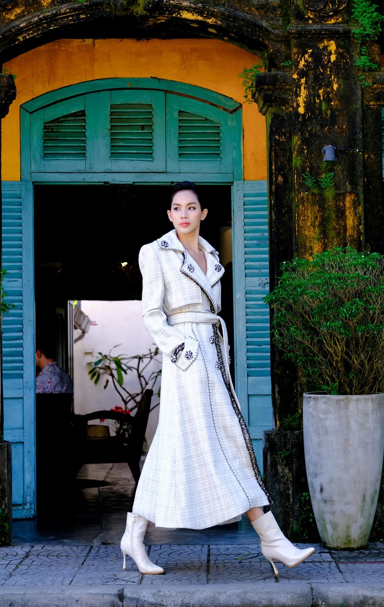 ÁO KHOÁC DẠ TWEED NÚT CƯỜM ẤN TƯỢNG