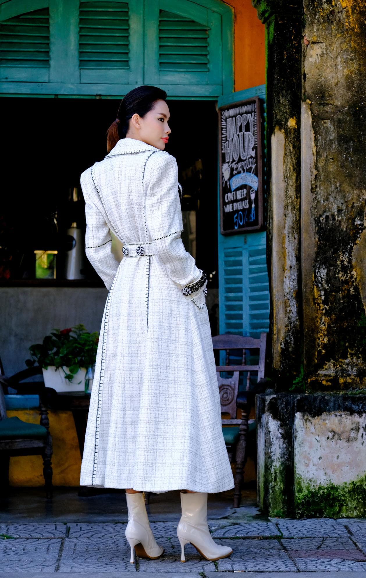 ÁO KHOÁC DẠ TWEED NÚT CƯỜM ẤN TƯỢNG