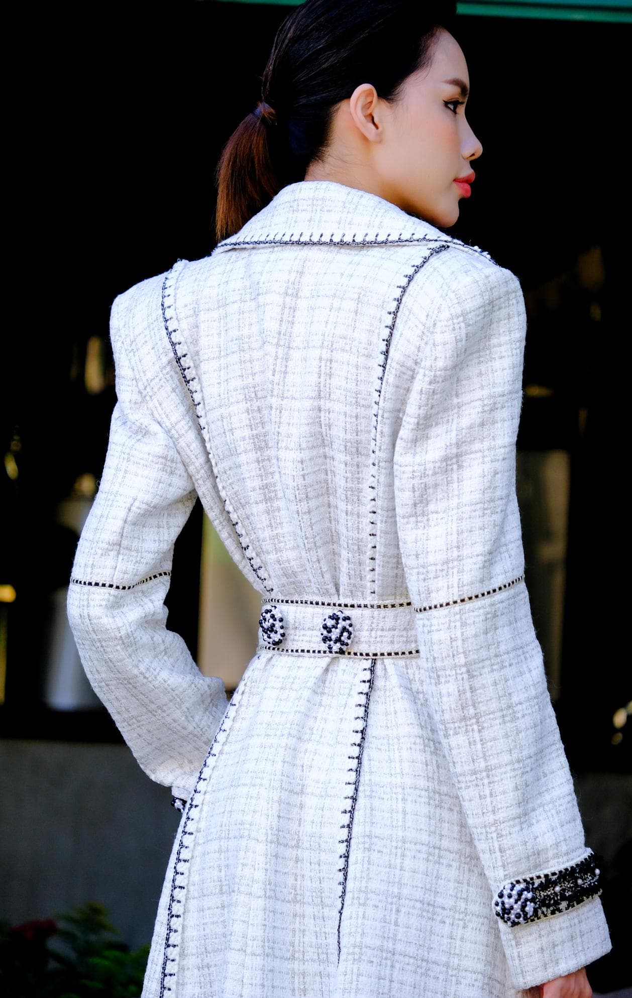 ÁO KHOÁC DẠ TWEED NÚT CƯỜM ẤN TƯỢNG
