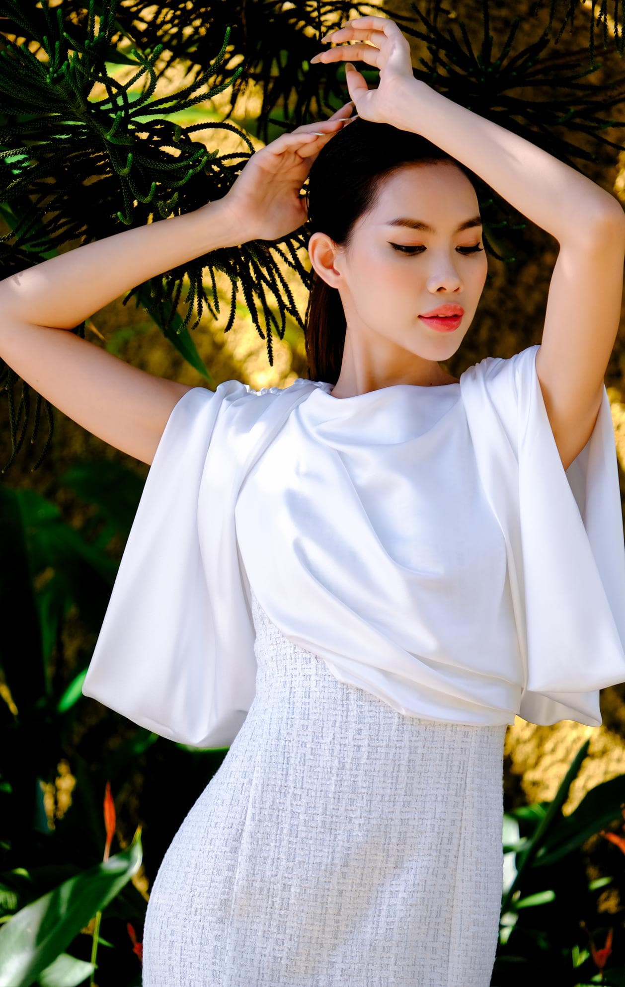 ĐẦM TRẮNG CÁCH ĐIỆU TAY THANH LỊCH