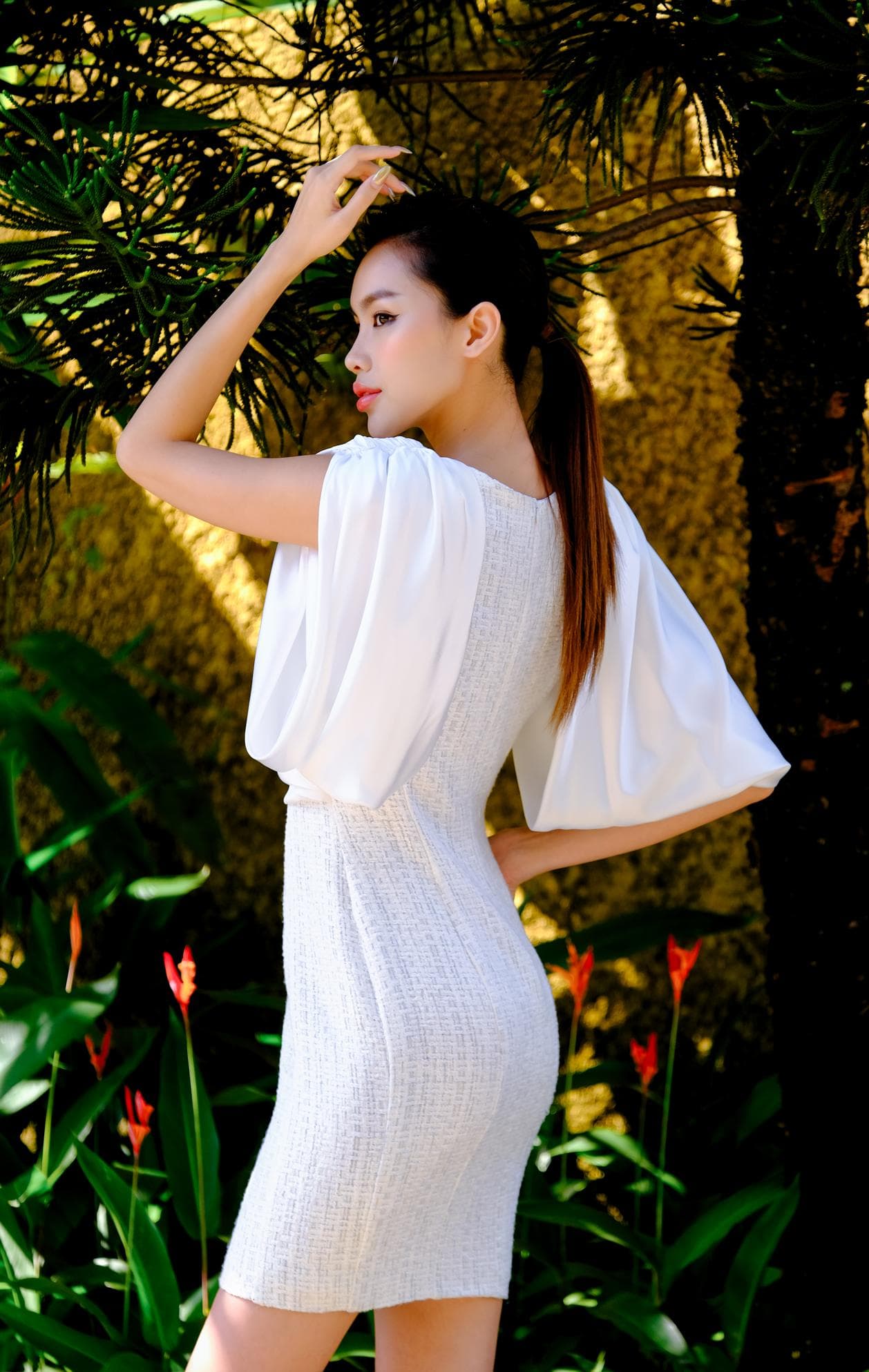 ĐẦM TRẮNG CÁCH ĐIỆU TAY THANH LỊCH