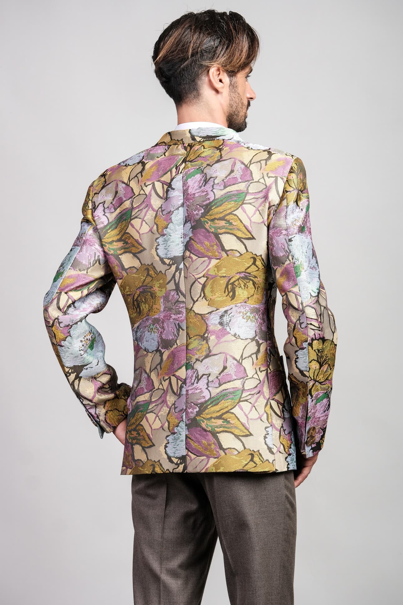 JACKET GẤM HỌA TIẾT NỔI BẬT