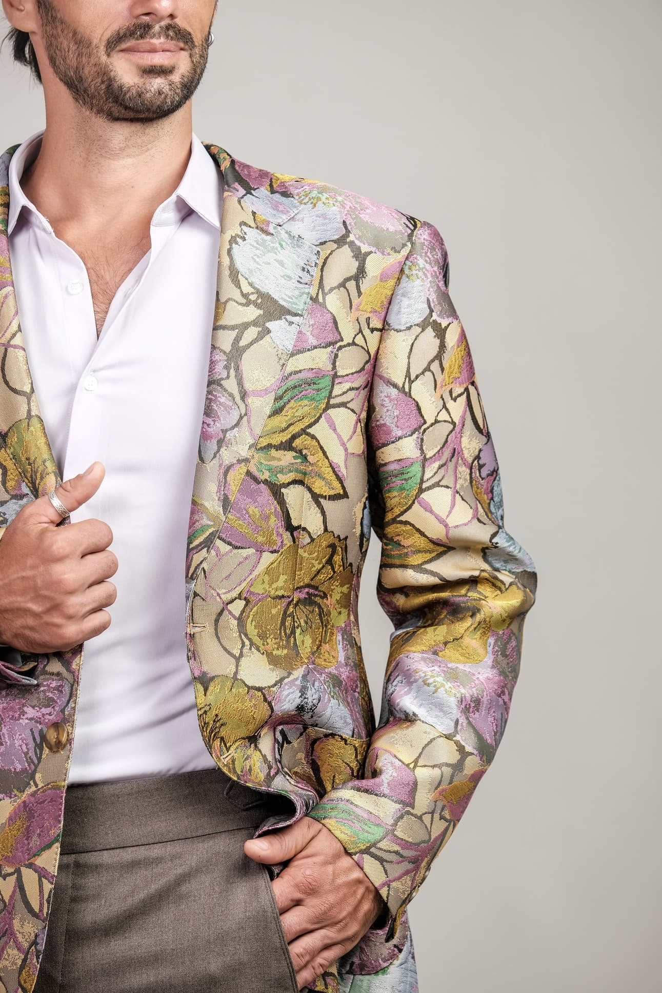 JACKET GẤM HỌA TIẾT NỔI BẬT