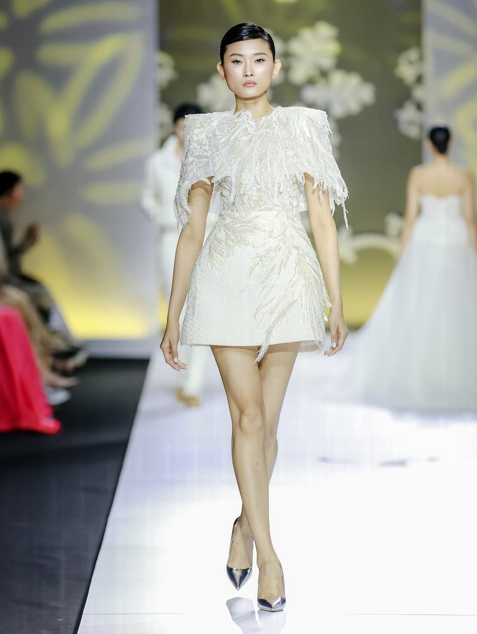 IVORY FLOWING DRESS