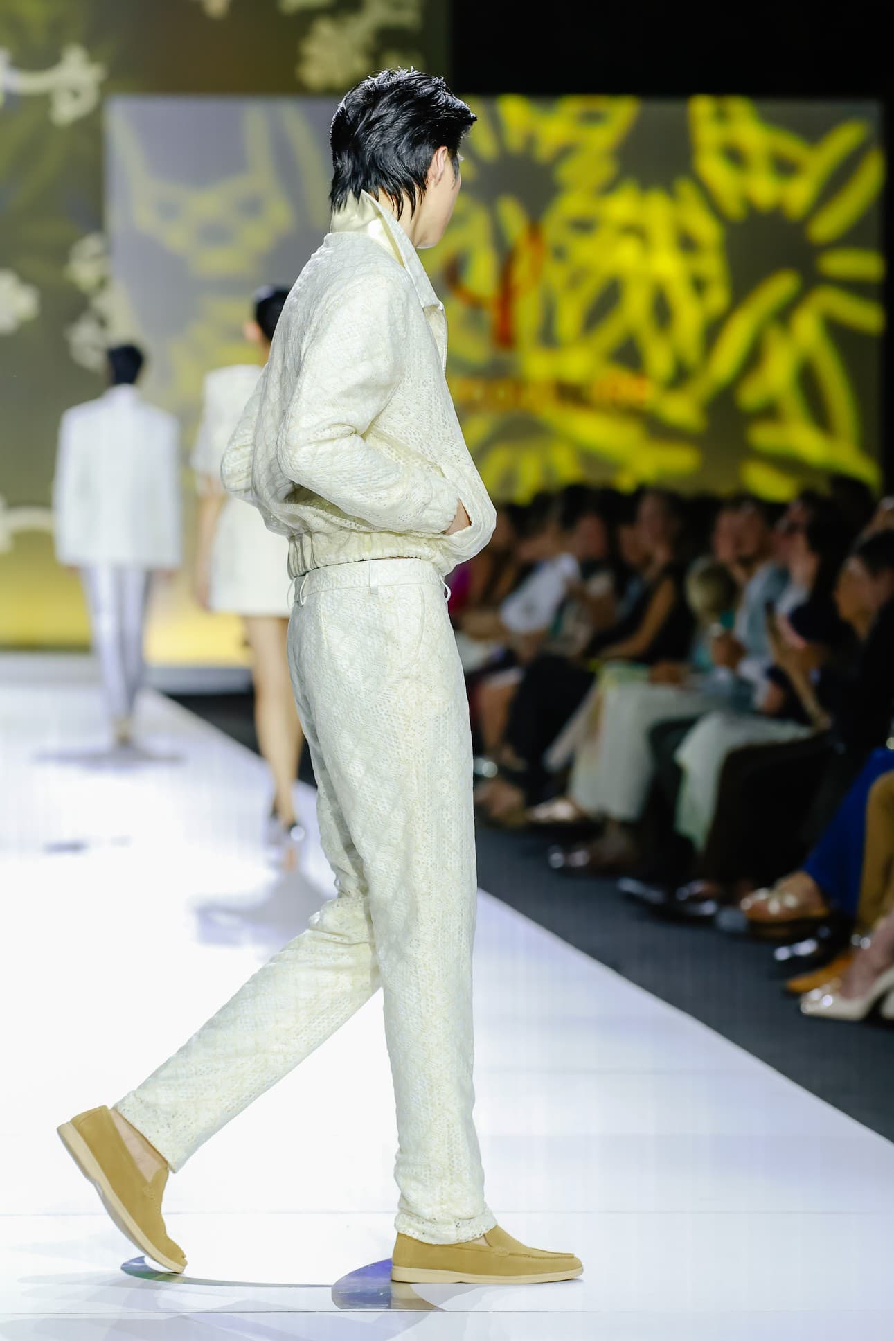 IVORY DRIFT JACKET