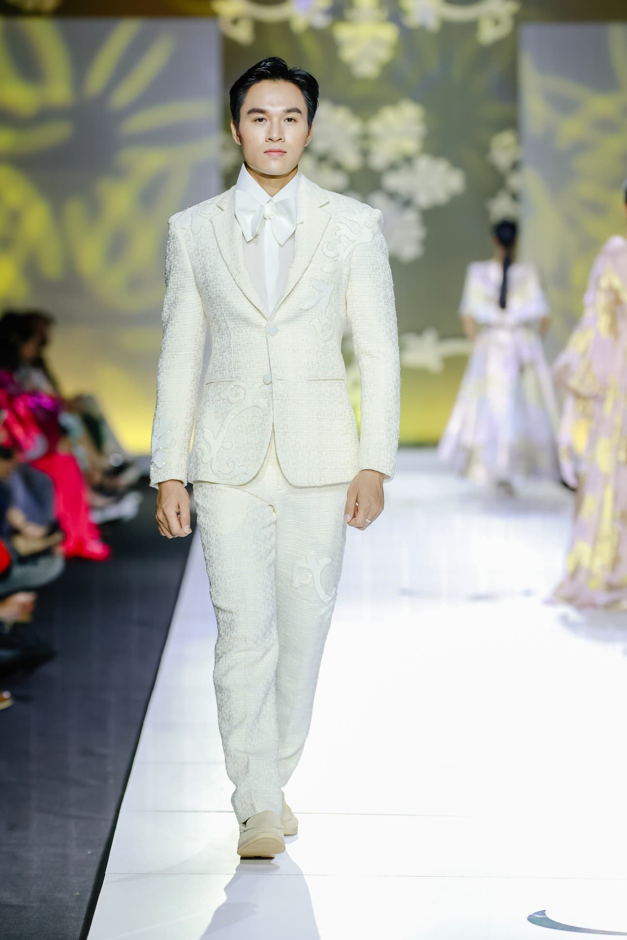 IVORY ELEGANCE SHIRT