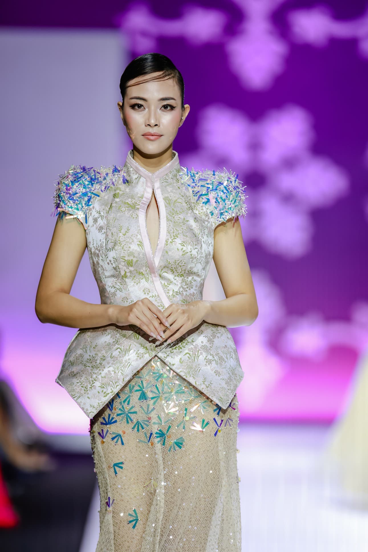 LOTUS AURORA BUSTIER