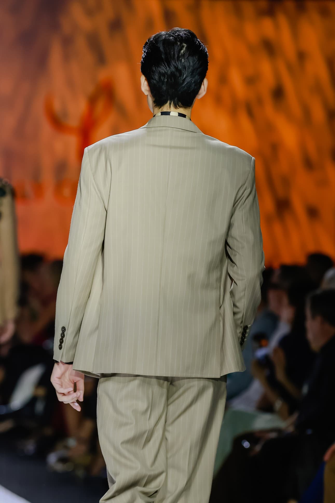 CONFIDENT EASE JACKET