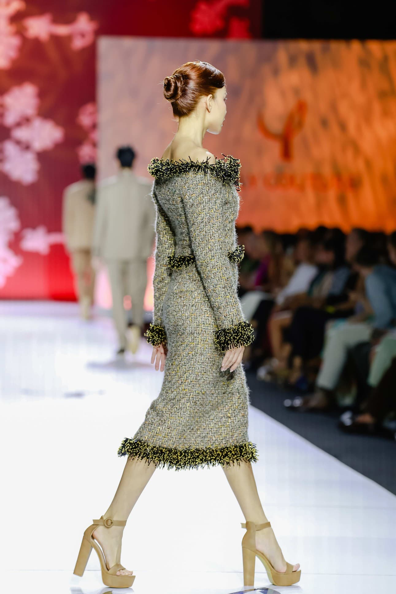 GOLDEN ELEGANCE