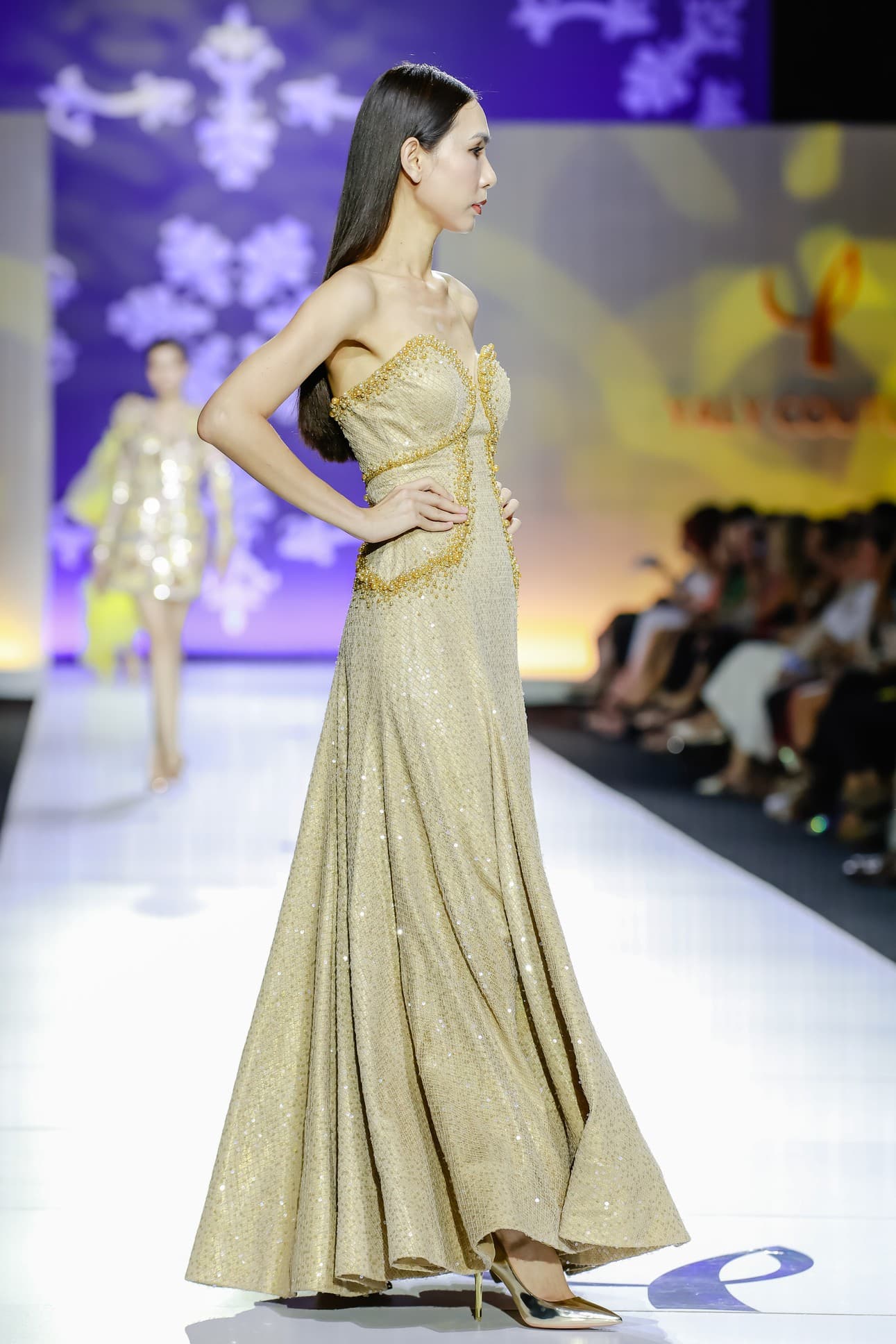 GOLDEN GRACE