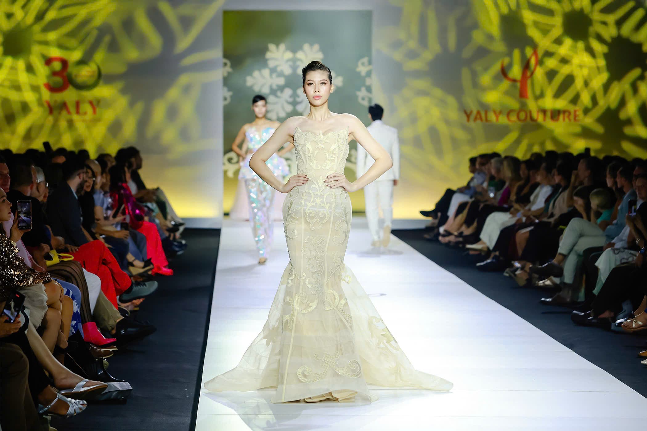 FASHION SHOW 2025